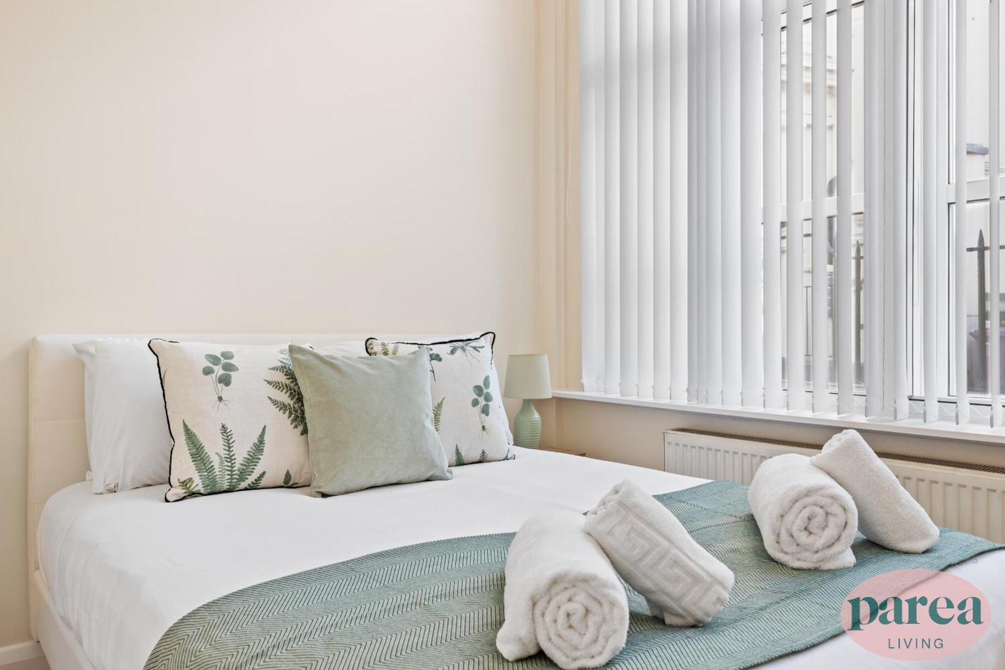 Parea Living - Canary Wharf, Secluded Luxury Flat W Free Parking & Remote Working