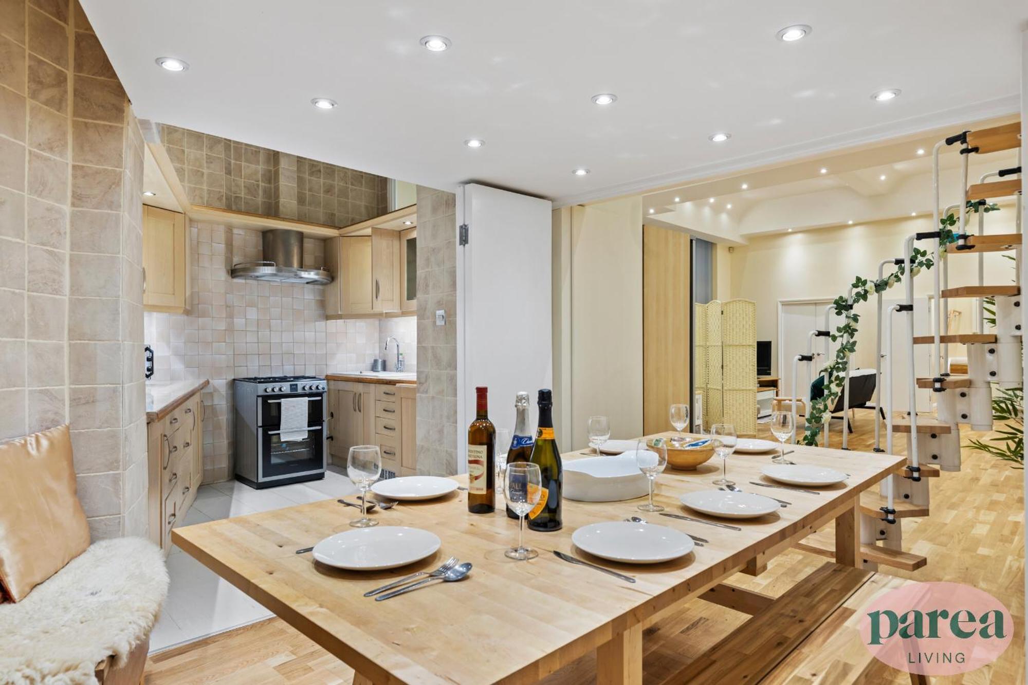 Parea Living - Canary Wharf, Secluded Luxury Flat W Free Parking & Remote Working *