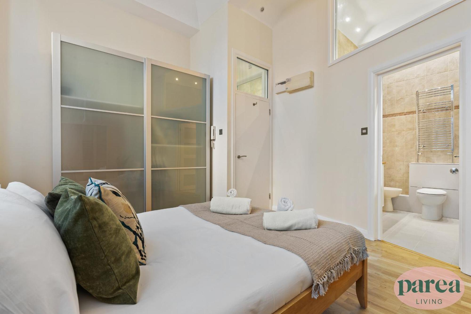 Parea Living - Canary Wharf, Secluded Luxury Flat W Free Parking & Remote Working *