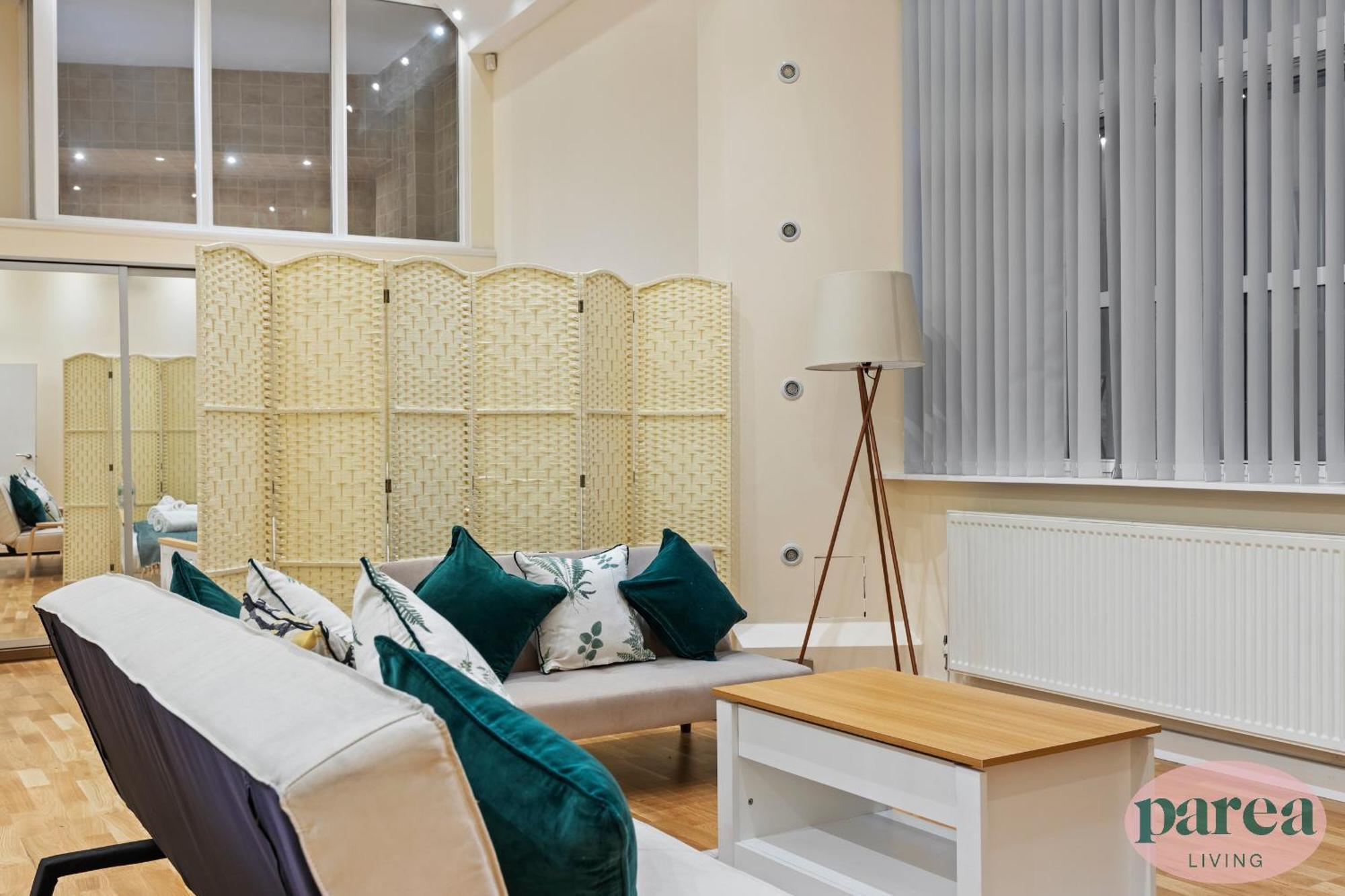 Appartamento Parea Living - Canary Wharf, Secluded Luxury Flat W Free Parking & Remote Working Londra