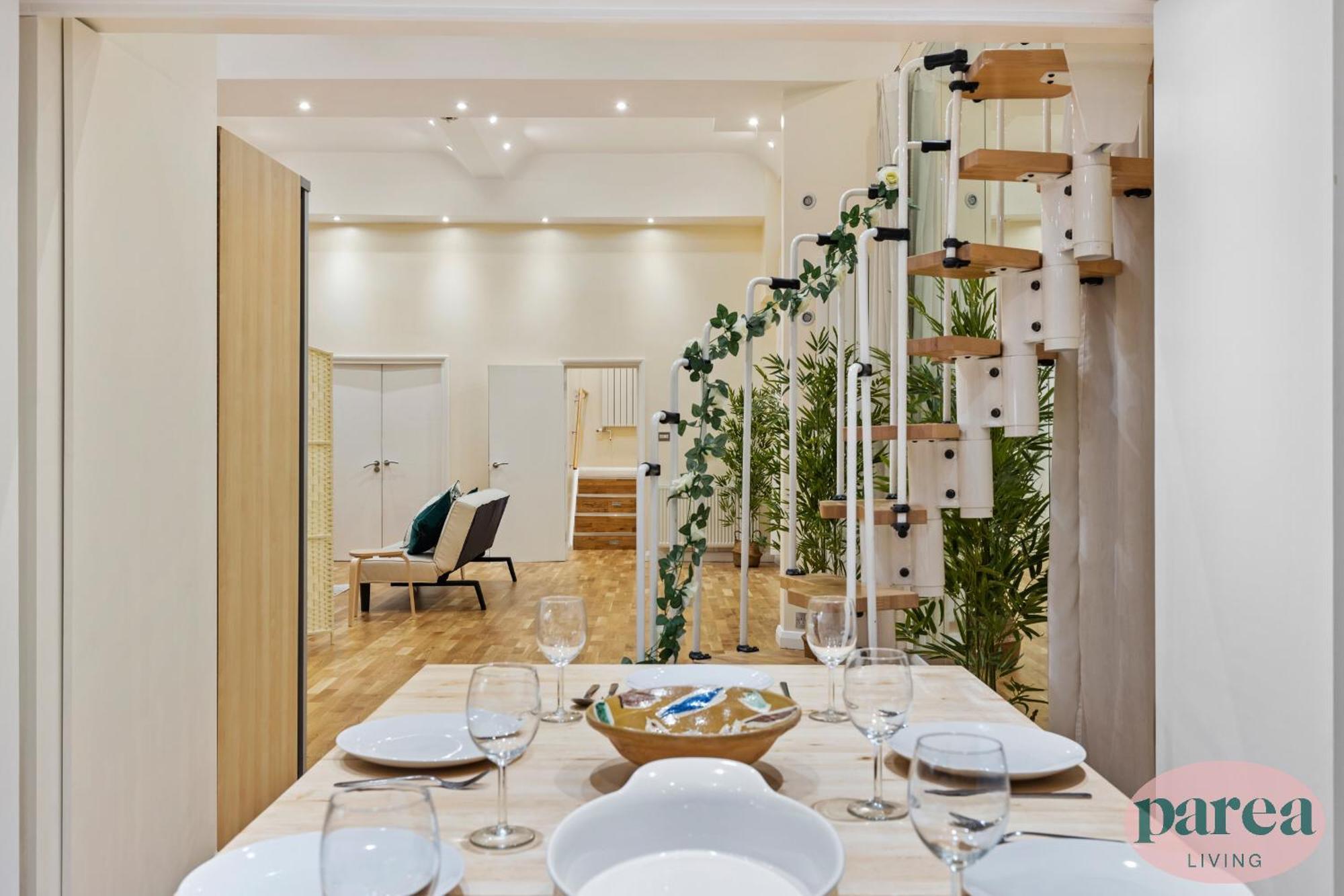 Parea Living - Canary Wharf, Secluded Luxury Flat W Free Parking & Remote Working Appartamento *
