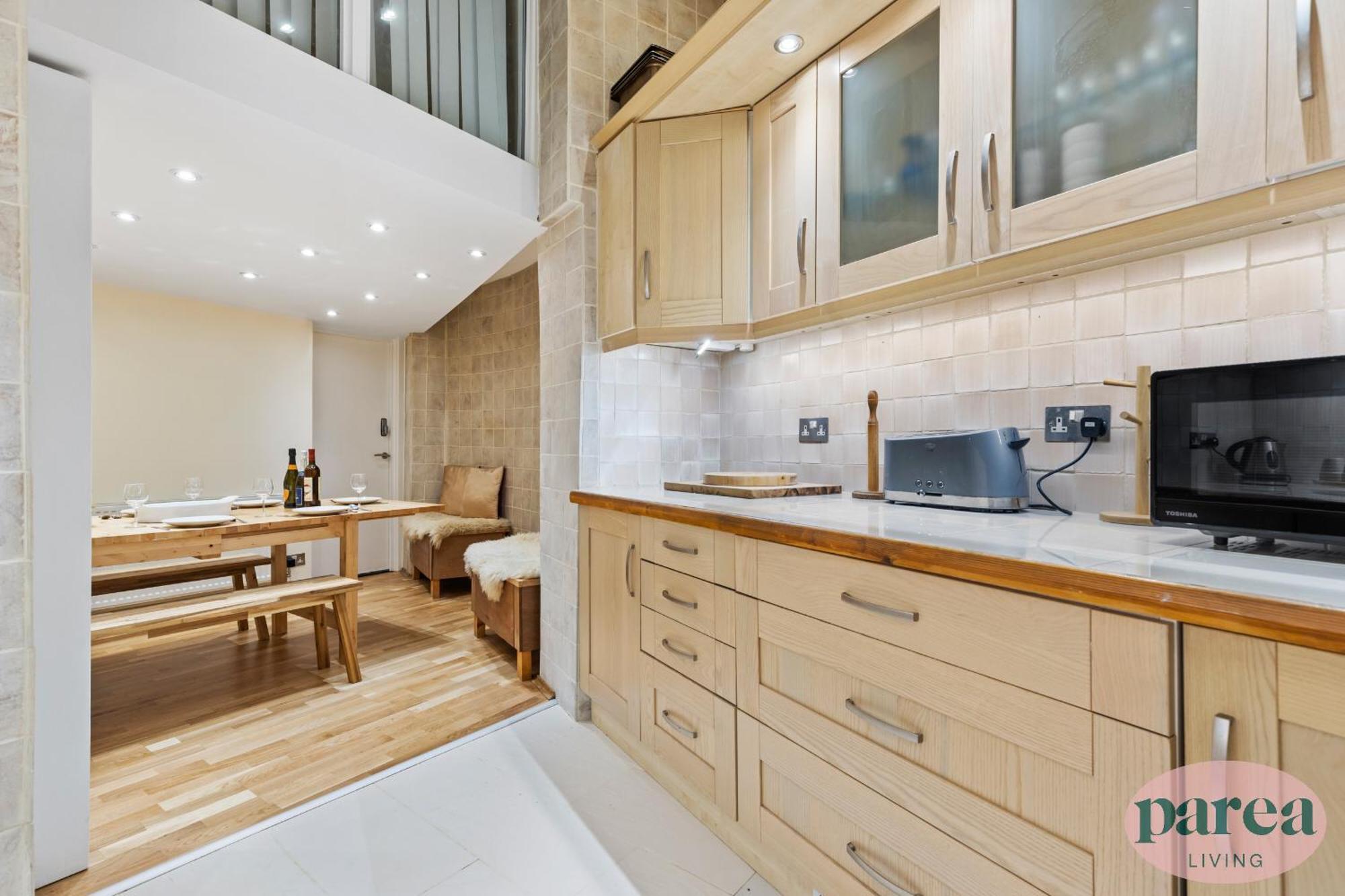 Parea Living - Canary Wharf, Secluded Luxury Flat W Free Parking & Remote Working Londra