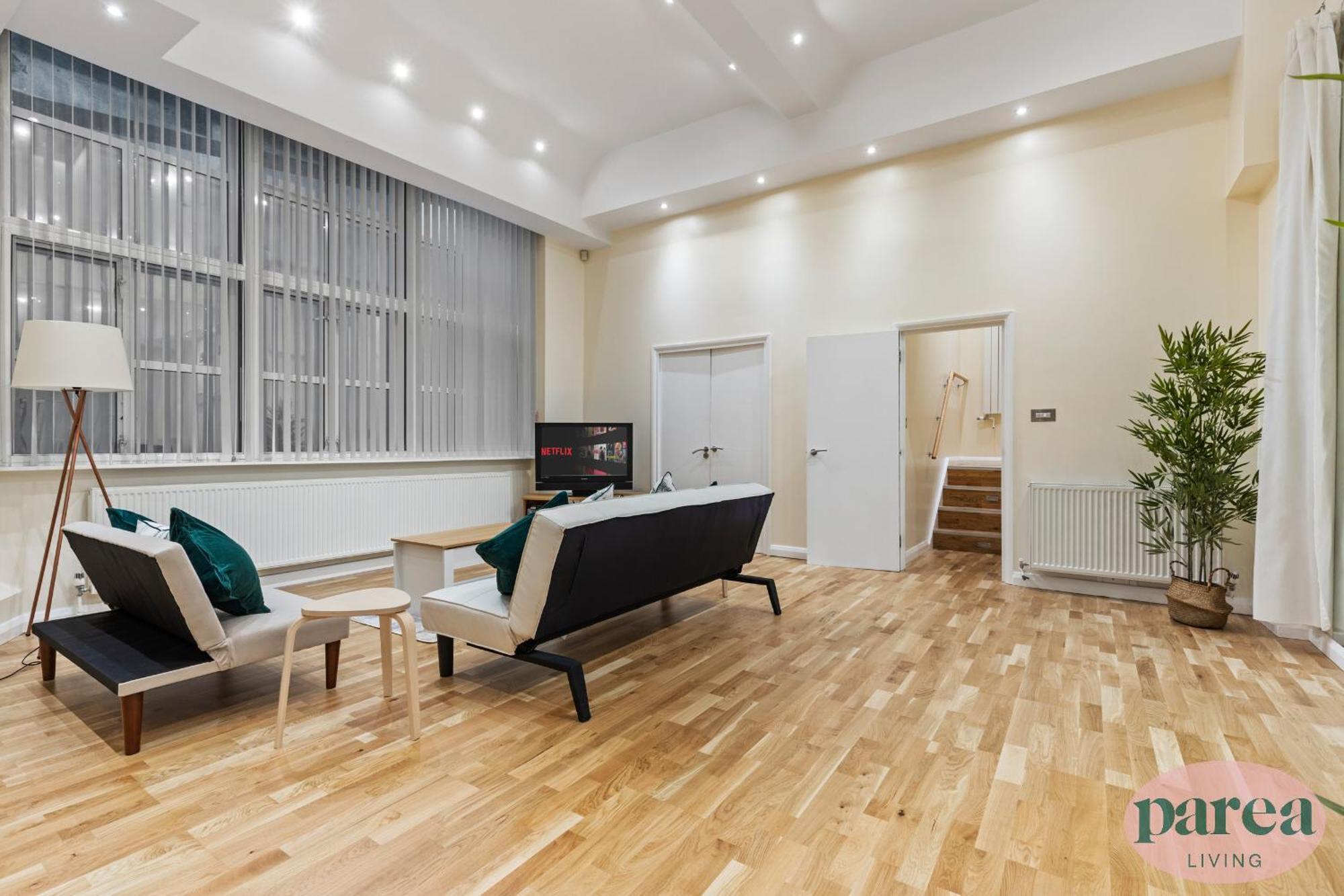 Parea Living - Canary Wharf, Secluded Luxury Flat W Free Parking & Remote Working
