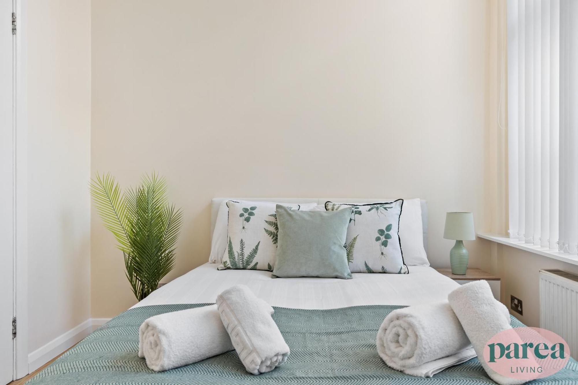 Parea Living - Canary Wharf, Secluded Luxury Flat W Free Parking & Remote Working * Londra