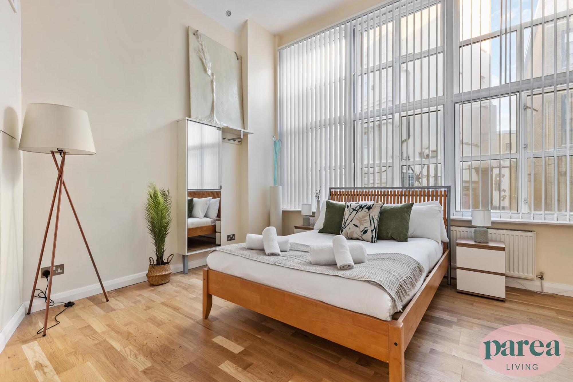 Parea Living - Canary Wharf, Secluded Luxury Flat W Free Parking & Remote Working *
