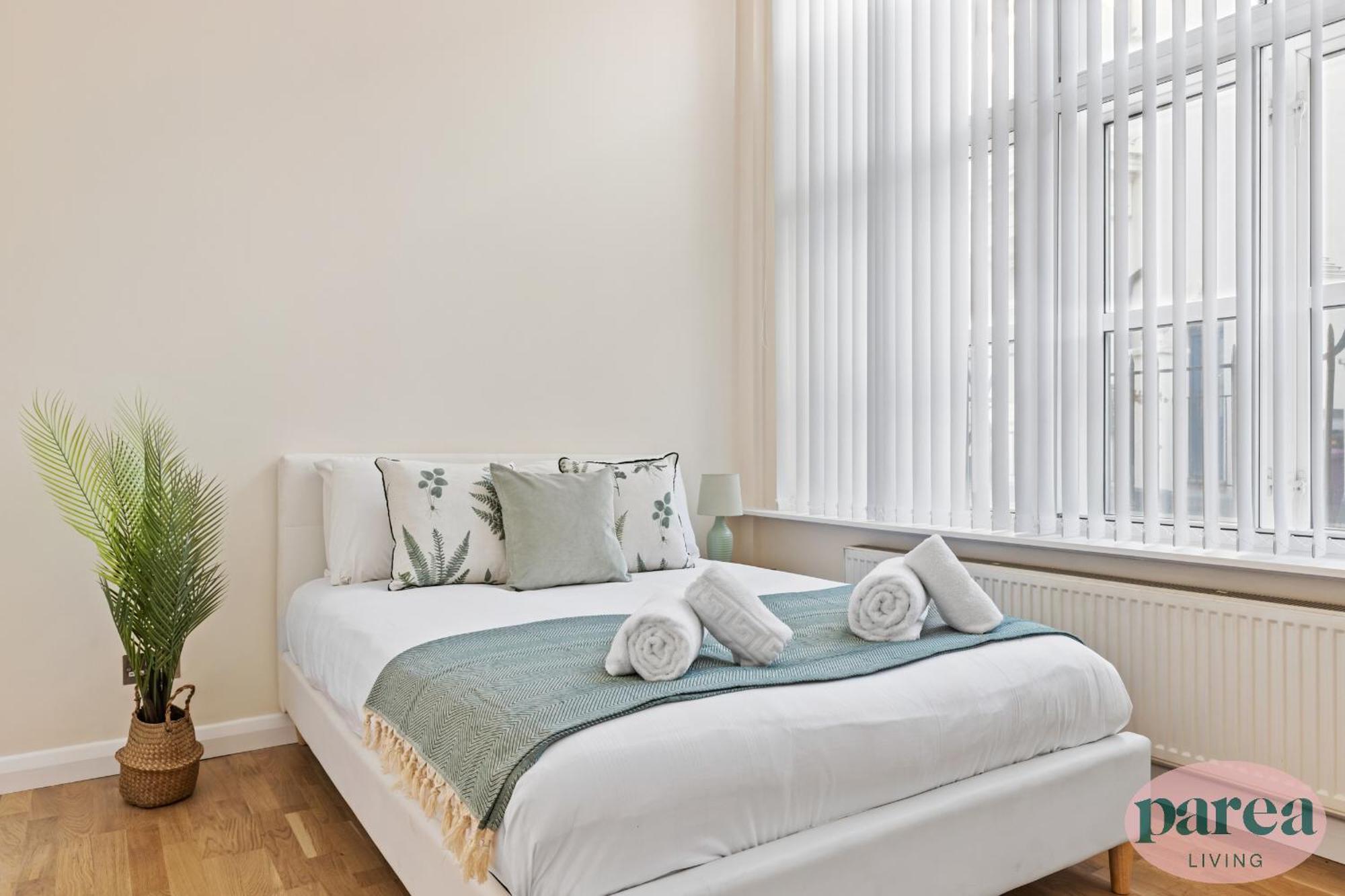 Parea Living - Canary Wharf, Secluded Luxury Flat W Free Parking & Remote Working